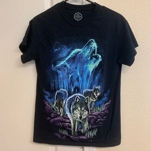 Black wolf shirt